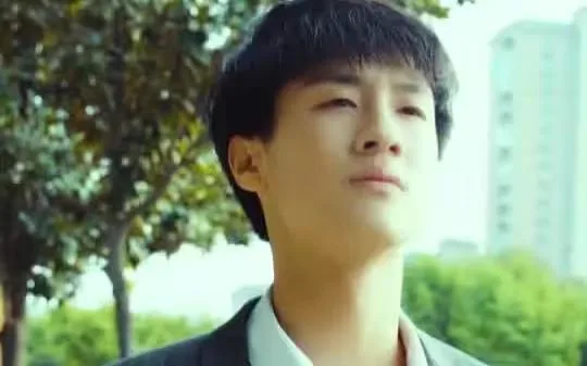 总裁的贴身超级强兵海报
